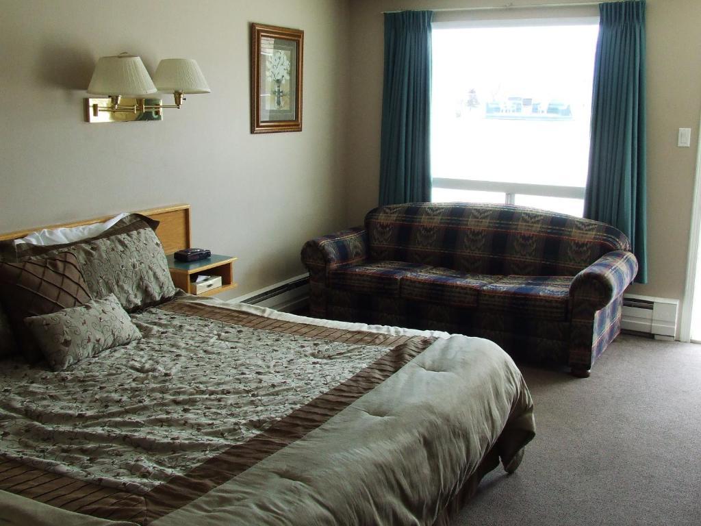 Ponderosa Motor Motel 2*