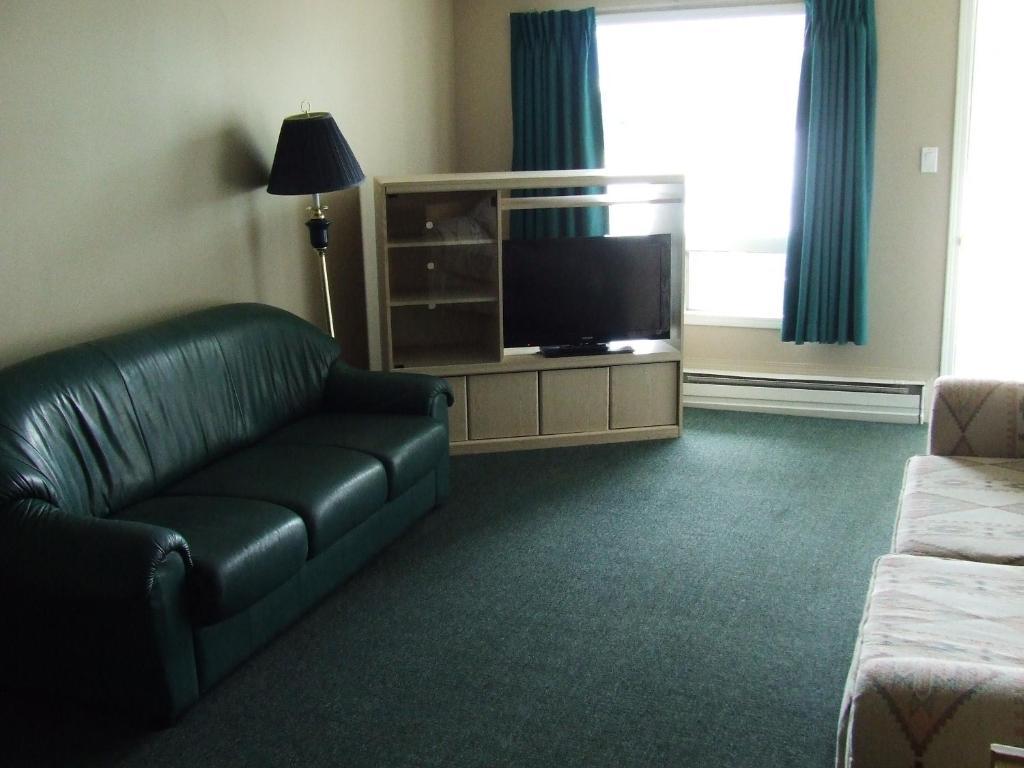 Ponderosa Motor Motel 2*