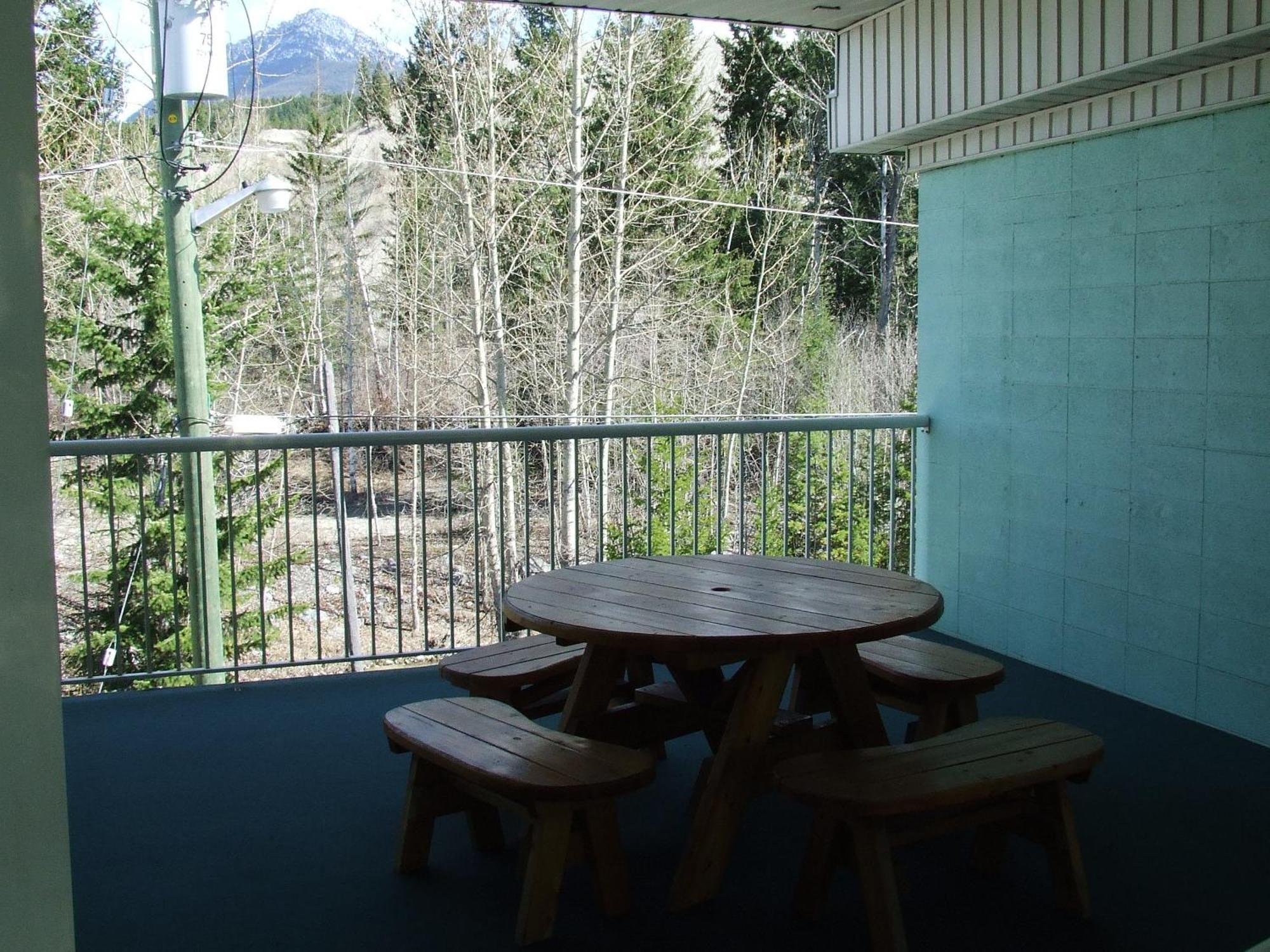 Ponderosa Motor Motel Golden